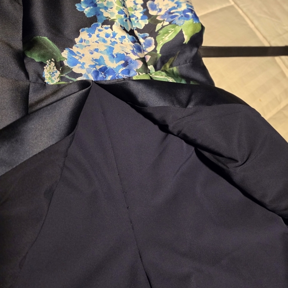 Kay Unger Barbara Floral Gown.  - Picture 13 of 16